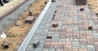 Профессиональная укладка плитки на улице в Слободской в октябре
