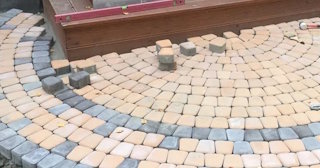 Укладка плитки на крыльцо в Слободской по цене от 824 руб. за м² | ТротуарнаяПлитка
