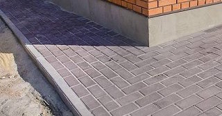 Укладка плитки на отмостку: Цена от 824 руб. в Слободской от ТротуарнаяПлитка