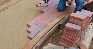 Установка тротуарной плитки в Слободской - цена от 824 руб. за работу