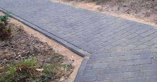 Укладка тротуарной плитки на основание в Слободской в октябре