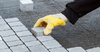 Укладка тротуарной плитки 50 на 50 в Слободской в октябре