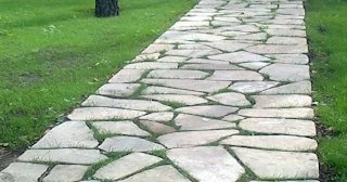 Профессиональная укладка камня на дорожки в Слободской в октябре