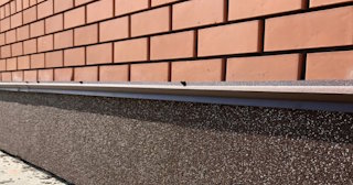 Облицовка цоколя керамогранитом в Слободской в октябре